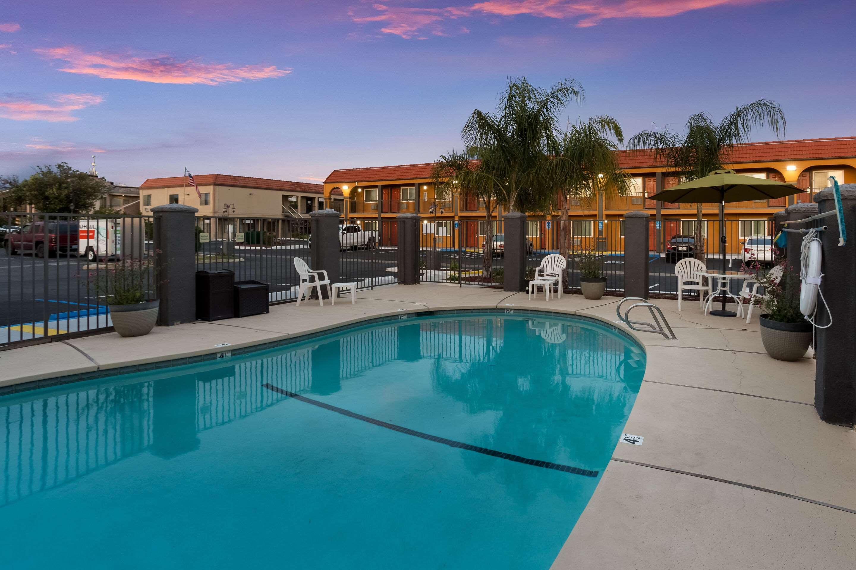 Quality Inn Redding Near I-5 Exteriör bild