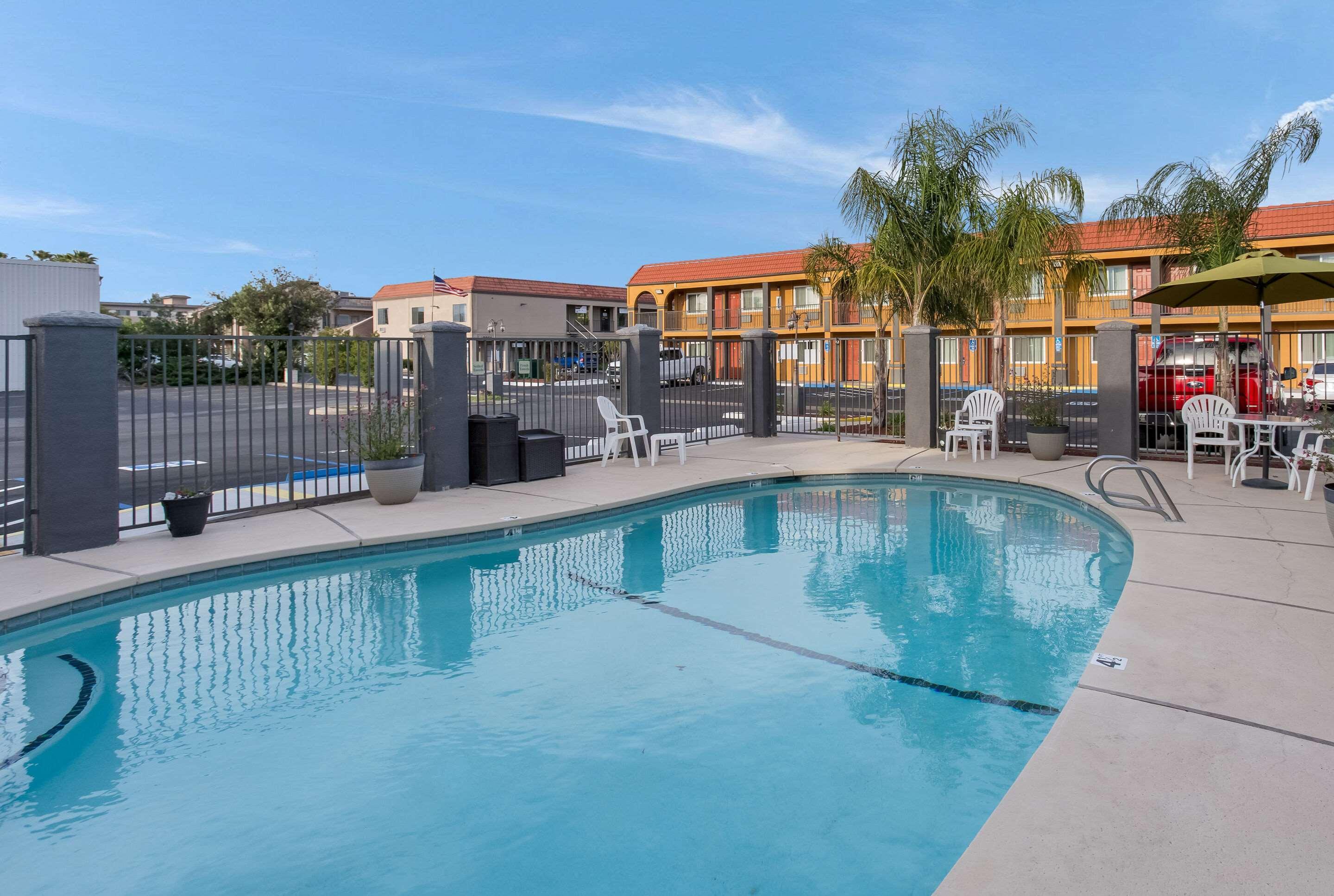Quality Inn Redding Near I-5 Exteriör bild