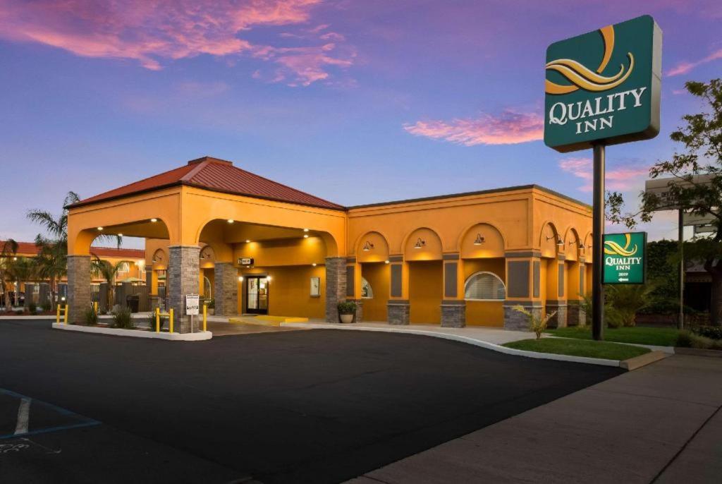 Quality Inn Redding Near I-5 Exteriör bild