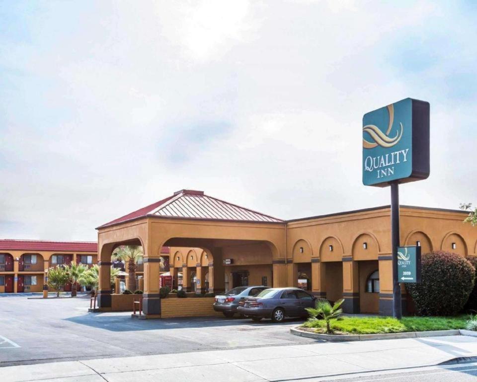 Quality Inn Redding Near I-5 Exteriör bild